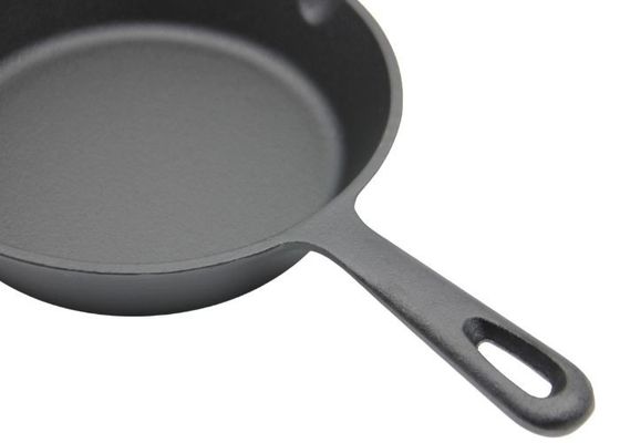 De ronde kruidde pre Gietijzerkoekepan met Dekseldiameter 6,3 Duim 8 Duim