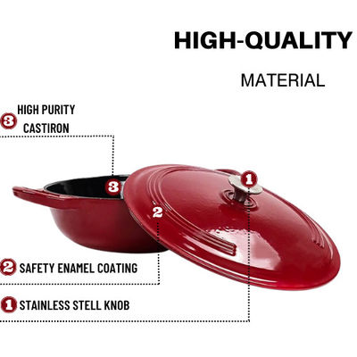 Rood gelast gietijzer ondiepe casserole met siliconen bestek sets