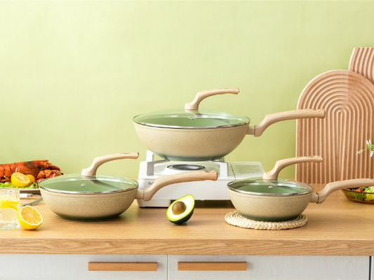 Het Lichtgewichtaluminium Cookware Vastgestelde 8Piece van BSCI met Houten Handvat