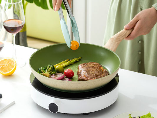 De gezonde Kokende Pan 7Inch plakt niet 26cm met Titaniumdeklaag