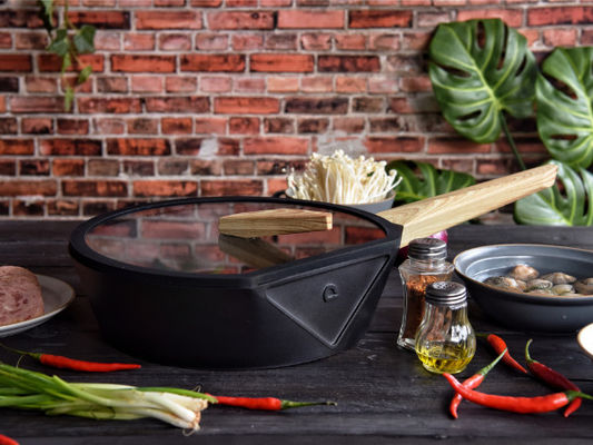 De gezonde Kokende van de het Gietijzerkoekepan van 10Inch Deklaag van Pan Non Stick With Titanium