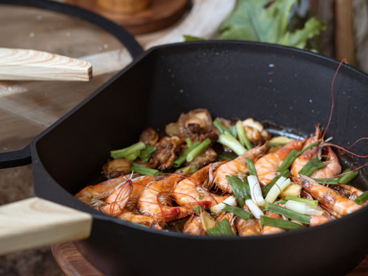 De veelzijdige Pan 8Inch niet van het Stokaluminium voor Inductie Cooktops