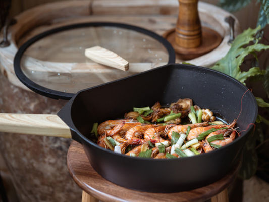 De gezonde Kokende van de het Gietijzerkoekepan van 10Inch Deklaag van Pan Non Stick With Titanium